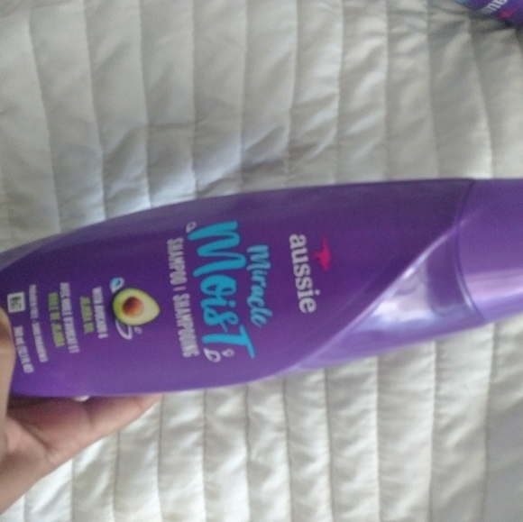 Aussie shampoo +conditioner - Picture 3 of 3